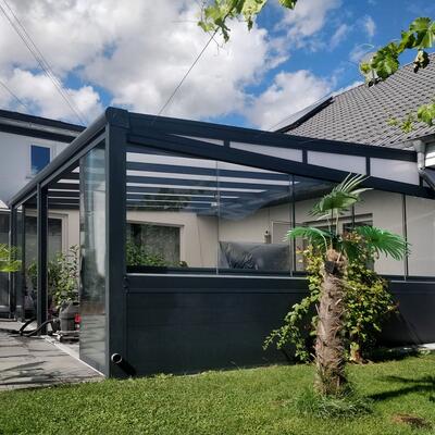 Terrassenüberdachung mit viel Platz