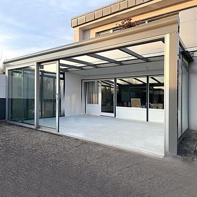 Terrassenüberdachung mit Aluminiumschiebetüre